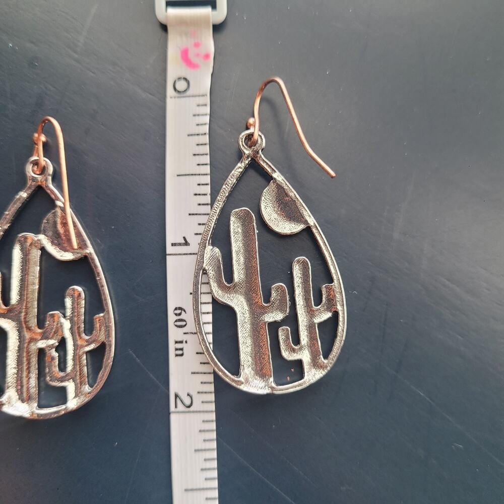 Cactus Teardrop Dangle Earrings Lightweight Western Boho Alloy Silver Plated - Picture 4 of 5